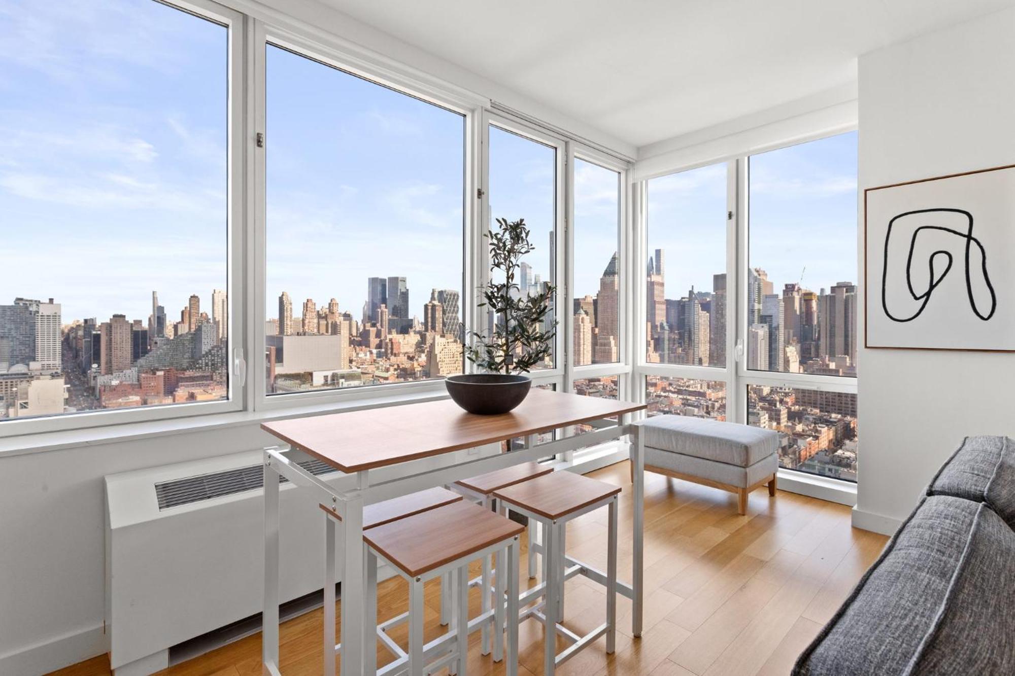 1 Bd Luxury With Stunning Views Apartamento *